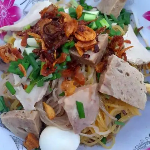 Hình ảnh Hủ tiếu mì khô thịt - bò viên