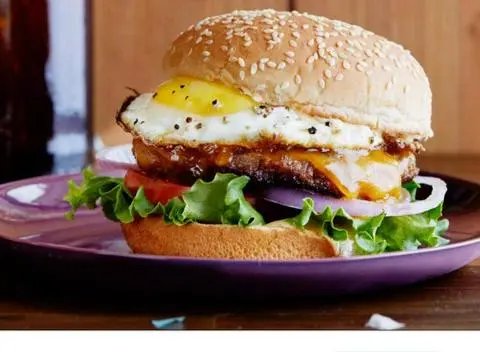 Hình ảnh Hamburger bò trứng