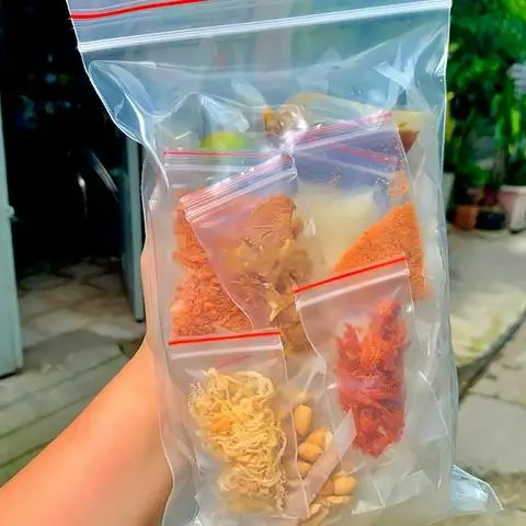 Hình ảnh Bánh tráng tự trộn full topping (kèm đũa)