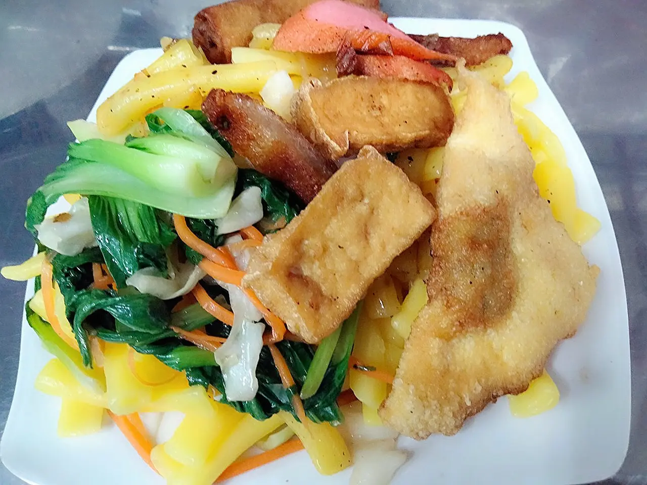 Hình ảnh Nui xào chay
