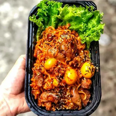 Hình ảnh Mì cay lòng gà trứng non