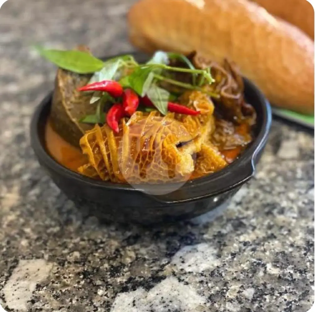 Hình ảnh  Phá Lấu Bò Thập Cẩm 250Gr - kèm 1 Bánh Mì (Dành cho nhóm 2 người)