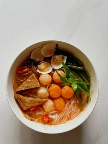 Hình ảnh Bún Thái chả cá viên