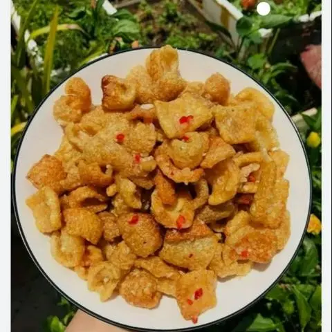 Hình ảnh bánh tráng trộn da heo - tỏi phi + mỡ hành 