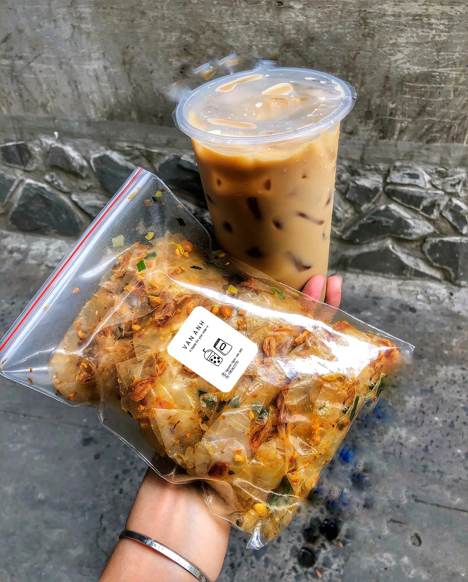 Hình ảnh Trà sữa Olong Full Topping + Trộn bơ muối độc quyền