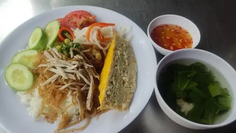 Hình ảnh Cơm bì chả 