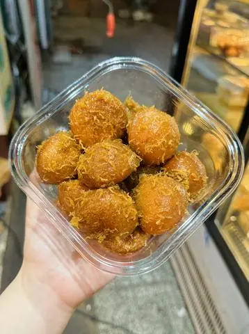 Hình ảnh  Bông lan chôm chôm 