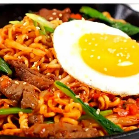 Hình ảnh Mì xào bò - trứng