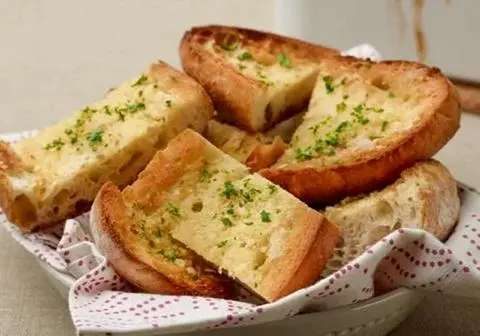 Hình ảnh Bánh Mì Bơ Tỏi