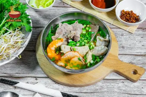 Hình ảnh Bánh canh thập cẩm có xương