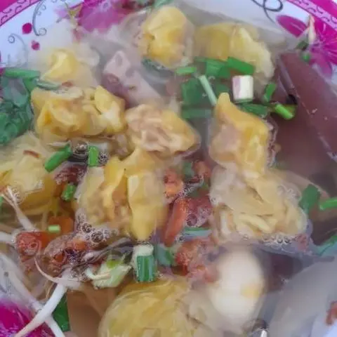 Hình ảnh Hoành thánh thịt - bò viên