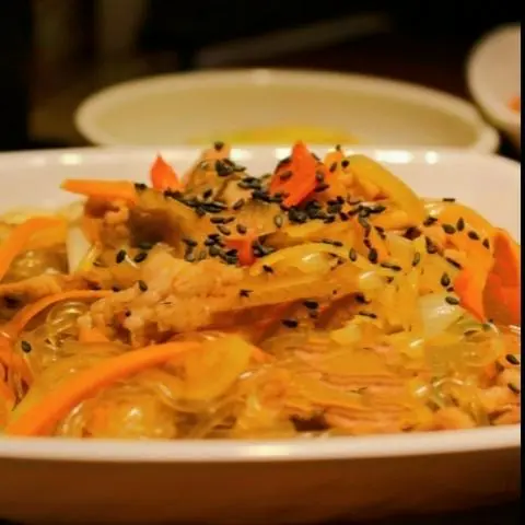 Hình ảnh Miến Xào Trộn Sốt, Tôm Viên, Thanh Cua + (Tặng Sốt Tương Tỏi Phi, Cải Thảo, Nấm, Cà Rốt, Mè 2 Màu)