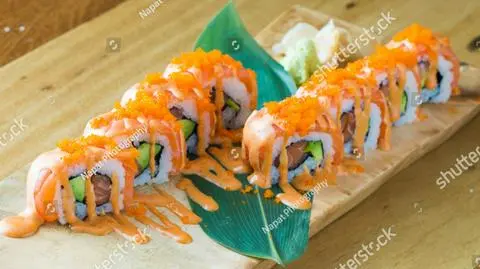 Hình ảnh Spicy salmon roll