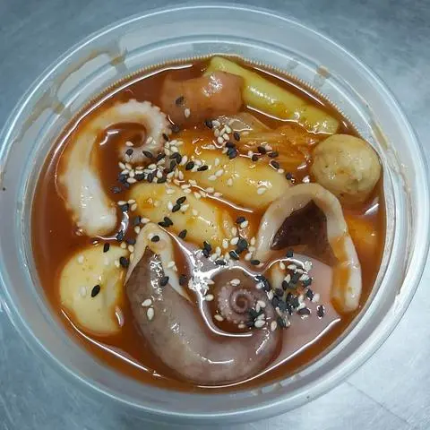 Hình ảnh Tokbokki Thập Cẩm Sốt Cay
