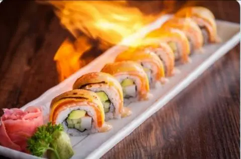 Hình ảnh Aburi Salmon Cheese Roll