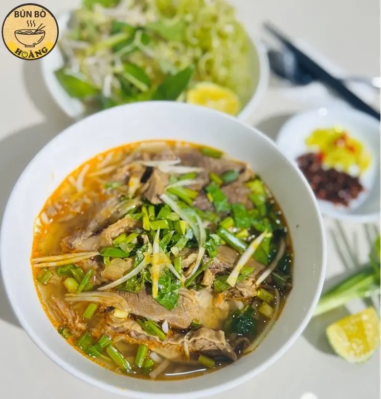 Hình ảnh Bún bò nạm - bắp