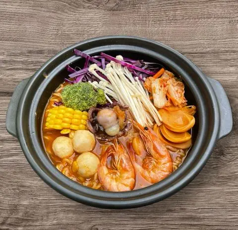 Hình ảnh Mì cay kim chi hải sản