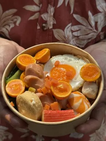 Hình ảnh Mì trộn đặc biệt trứng non