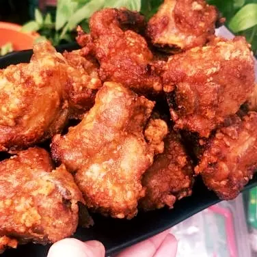 Hình ảnh Cơm chiên sườn non chiên giòn