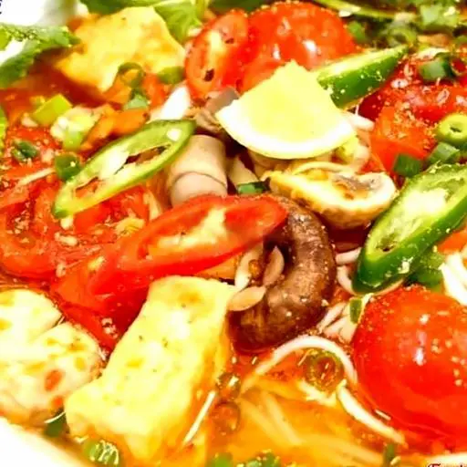 Hình ảnh Bún Thái nấm chả đậu hủ ki hoàn thánh 