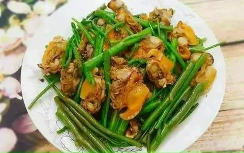 Hình ảnh Sò Huyết Xào Rau Muống