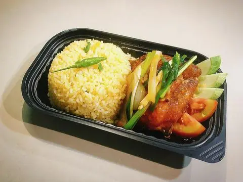 Hình ảnh Cơm gà chiên mắm