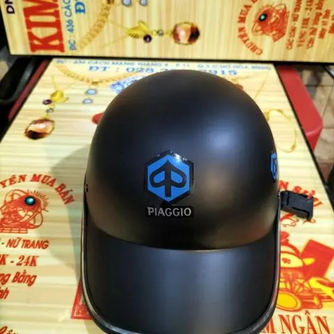 Hình ảnh nón bảo hiểm Piaggio đen 