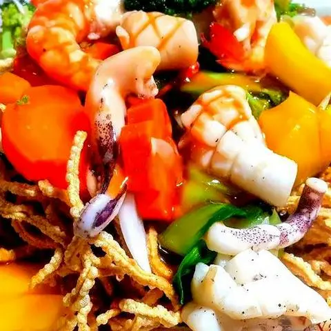 Hình ảnh Mì xào chiên giòn bò