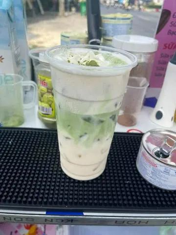Hình ảnh Matcha latte sữa gấu