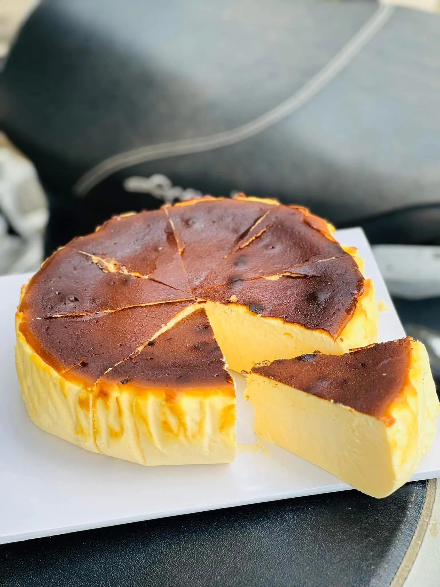 Hình ảnh Burnt Basque Cheesecake