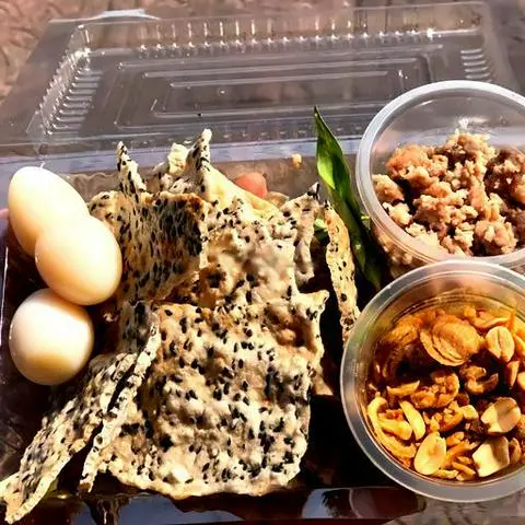 Hình ảnh Bánh đa trộn thịt xay sốt me bơ