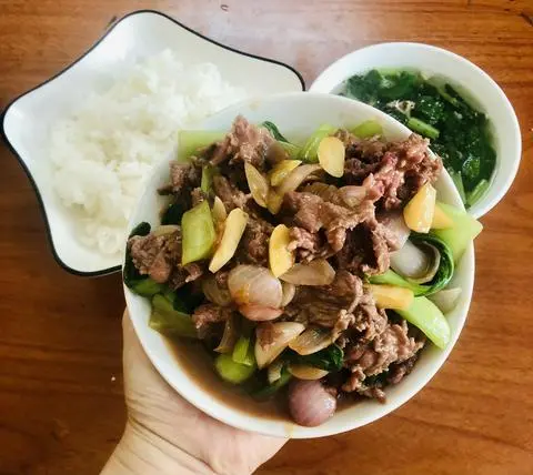 Hình ảnh Cơm Rang Cải Thìa Xào Bò 