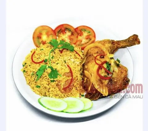 Hình ảnh Cơm chiên đùi gà chiên mắm
