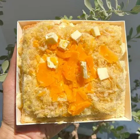Hình ảnh Bánh bông lan trứng muối