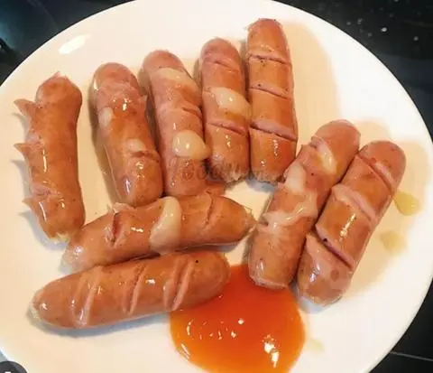 Hình ảnh xúc xích phô mai 