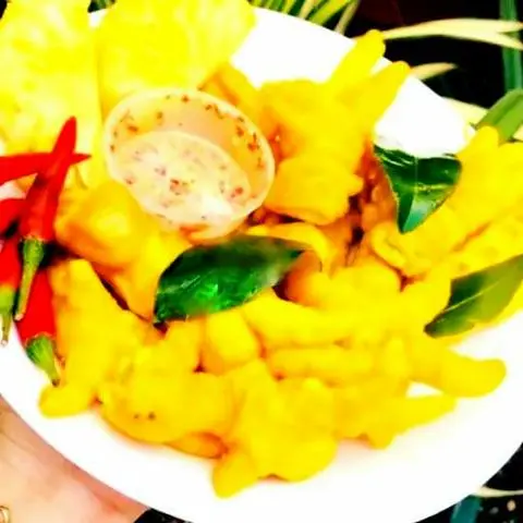 Hình ảnh ComBo 2 Khay Chân Gà 500G + Kèm 3 Hũ Sốt Chấm Muối Hoa Tiêu + Tặng 1 Chai Nước Tự Chọn