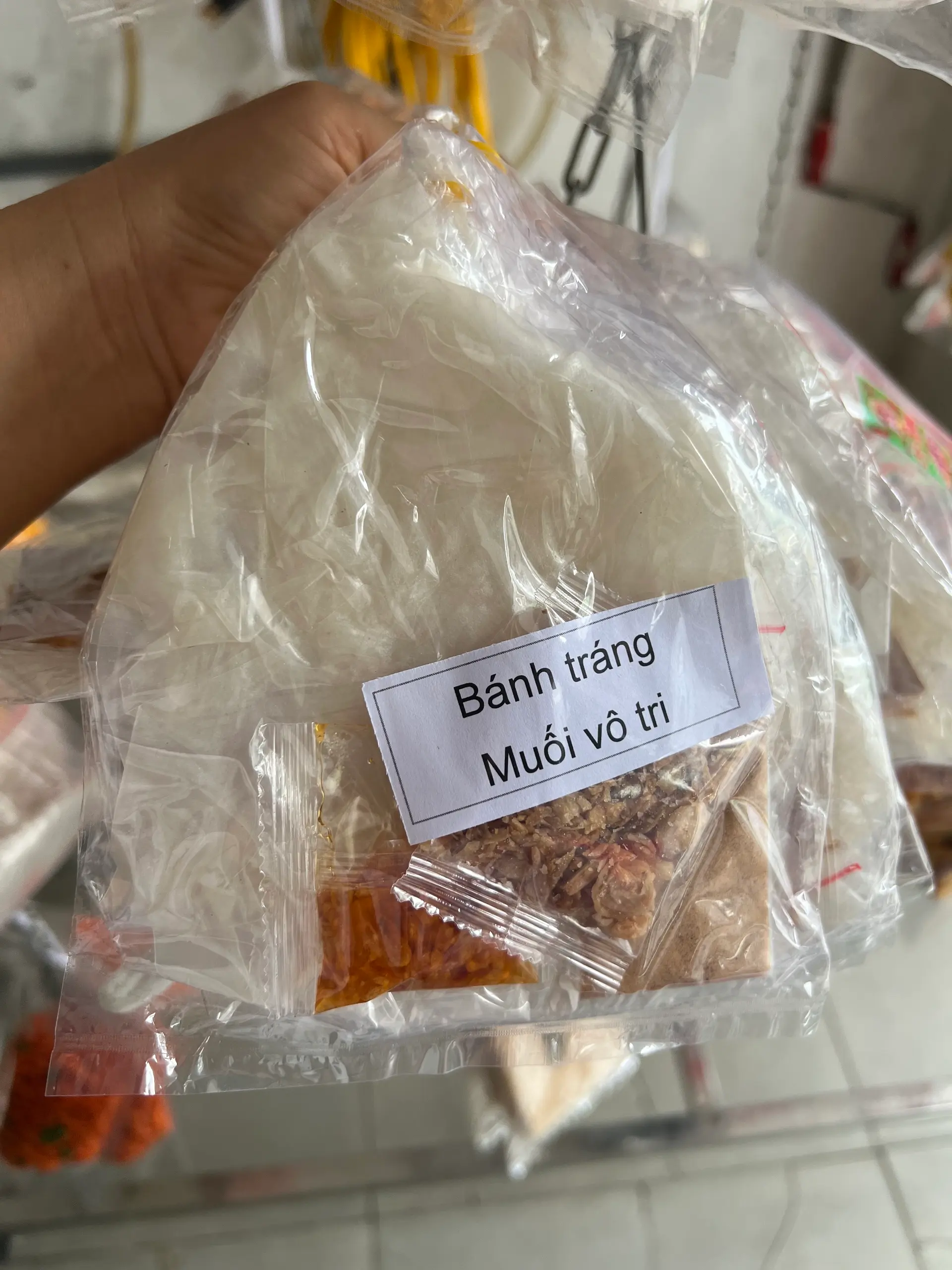 Hình ảnh bánh tráng muối vô tri