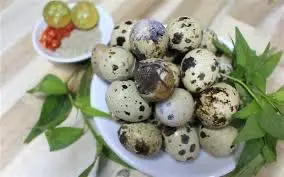 Hình ảnh Trứng Cút Lộn - 10 Quả