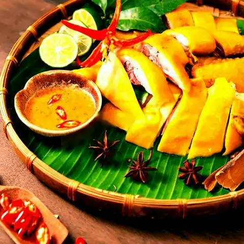 Hình ảnh ComBo 2 Khay Gà Ủ Muối 1/2 Con ( Chặt Sẵn ) + Kèm 3 Hũ Sốt Chấm Muối Hoa Tiêu + 1 Chai Nước Tự Chọn
