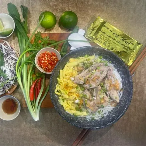 Hình ảnh Bún măng cánh vịt 