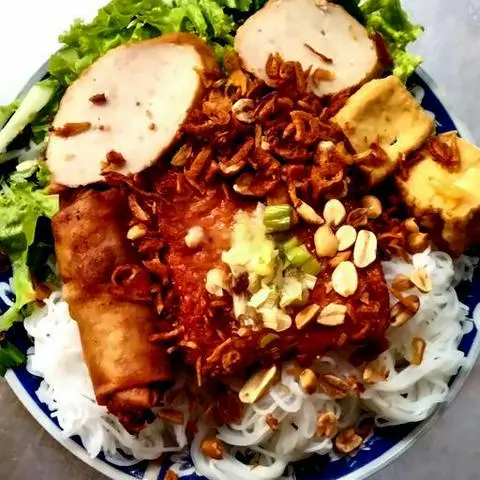 Hình ảnh Bún Thịt Nướng Chả Giò Chay