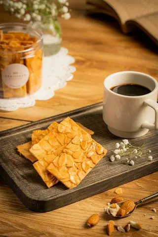 Hình ảnh Bánh Ngói Hạnh Nhân 150g