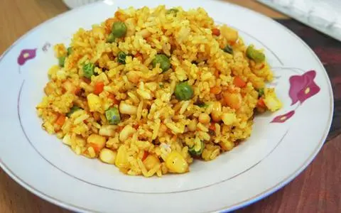 Hình ảnh cơm chiên dương châu +ốp la