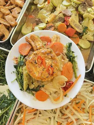 Hình ảnh cơm thập cẩm + mắm chưng