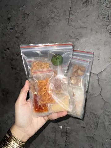 Hình ảnh BÁNH TRÁNG ỚT RIM ( HÀNH PHI - TÓP MỠ 