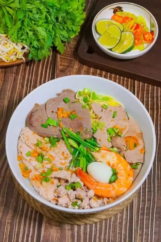 Hình ảnh mì gói trộn thập cẩm