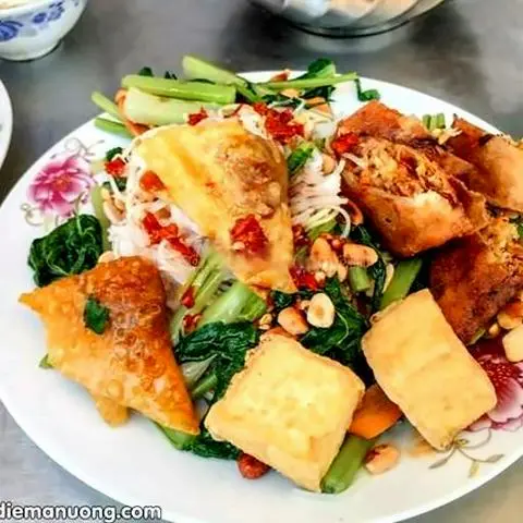 Hình ảnh Hủ tiếu mì xào chay