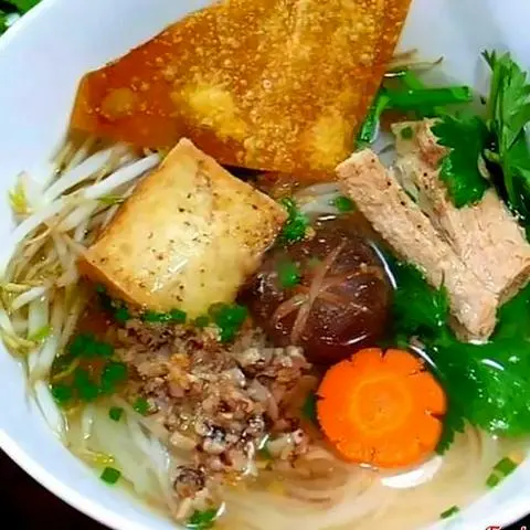 Hình ảnh Hủ tíu, nấm,mộc viên chả, đậu, hủ kì, hoàn thánh 