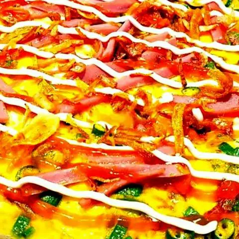 Hình ảnh Bánh Tráng Nướng Xúc Xích Trứng Cút