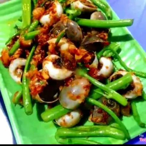 Hình ảnh Ốc mỡ xào rau muống